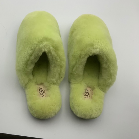 UGG “FLUFF STUFF“ SHEARLING SLIPPERS - Picture 1 of 3